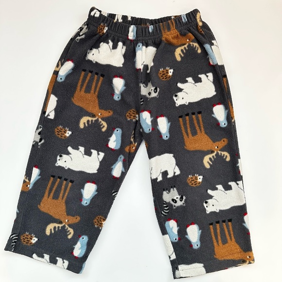 Simple Joys. 2T Fleece Pajama Set - Polar Bear - Picture 2 of 5